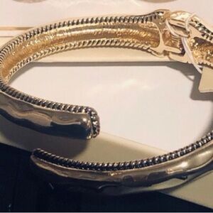 Elegant Gold Women's Bracelet